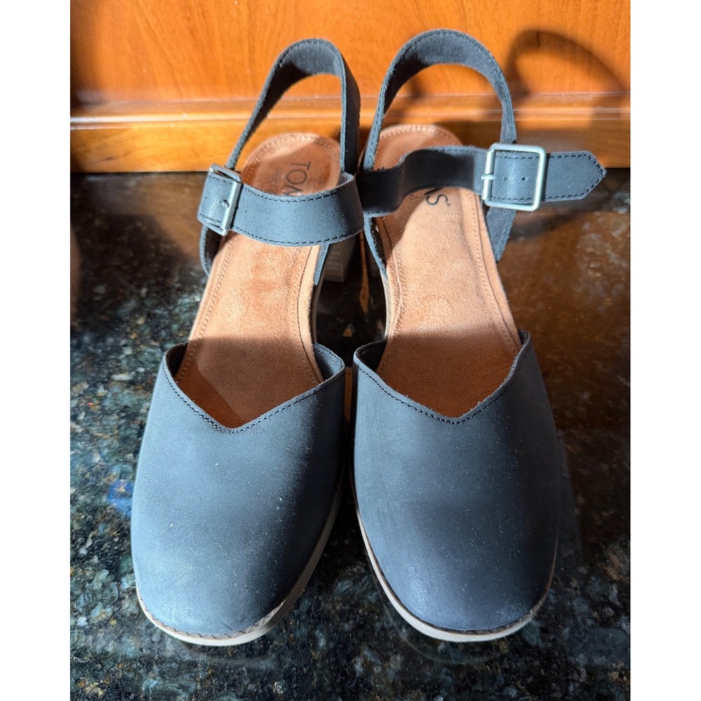 TOMS Sicily Black Leather Block Heel Closed Toe Ankle Strap Sandals 1.5" Heel
